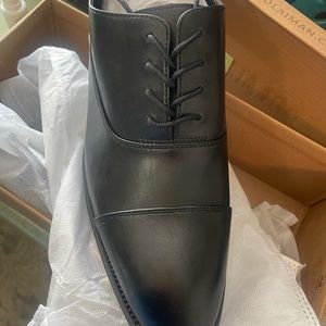 Mens dress shoe. Perfect Condition